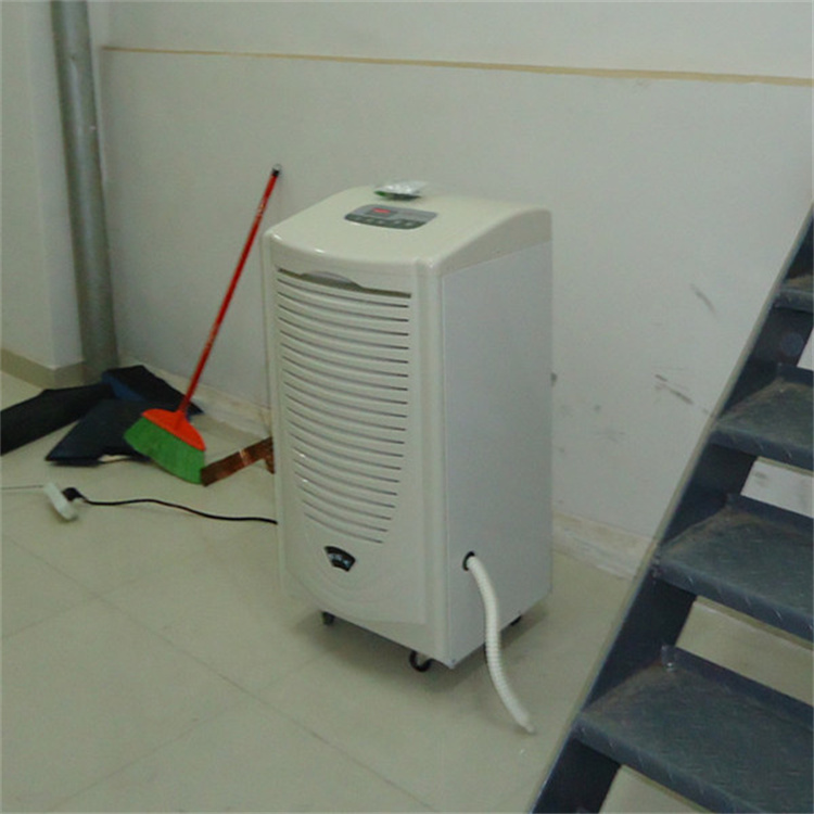 室內(nèi)污染嚴(yán)重室外霧霾怎么防 用杭井除濕機(jī) 室內(nèi)污染嚴(yán)重室外霧霾怎么防 用杭井除濕機(jī)